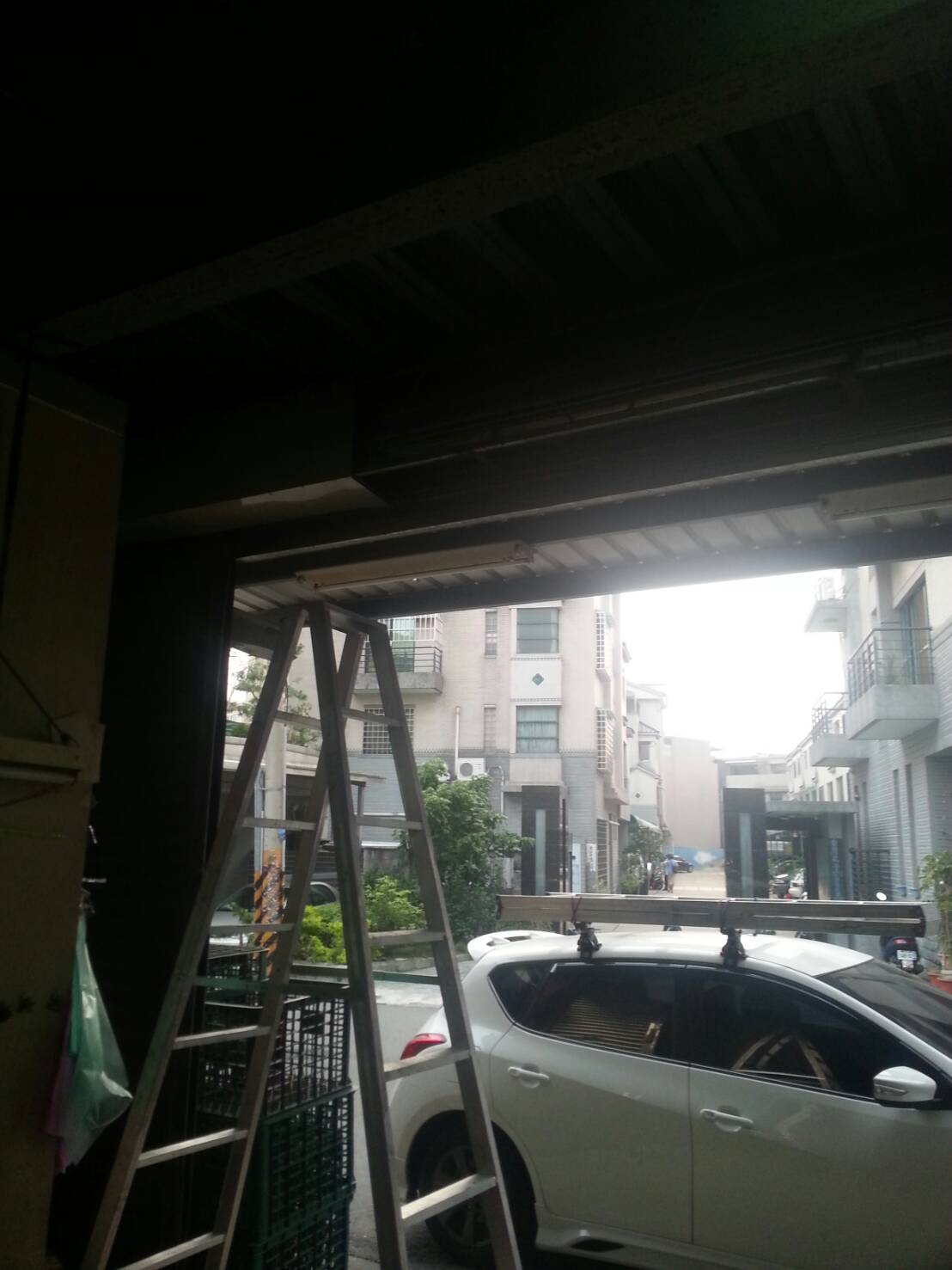 電動捲門片，斷裂，修理3