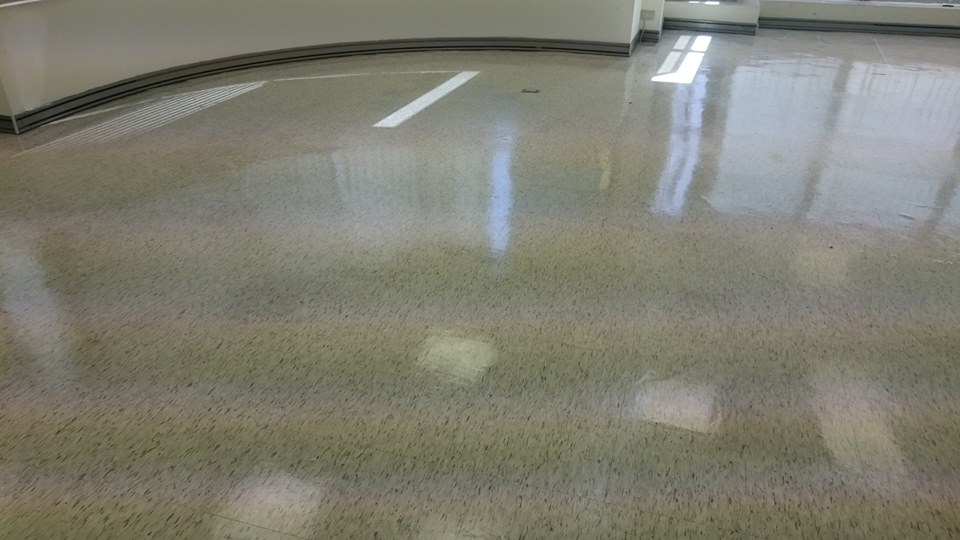 塑膠地板清洗打蠟