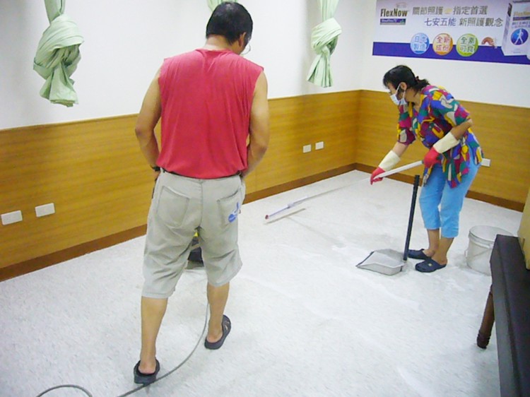 塑膠地板清洗打蠟