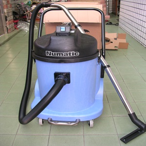 吸霸乾溼用吸塵機