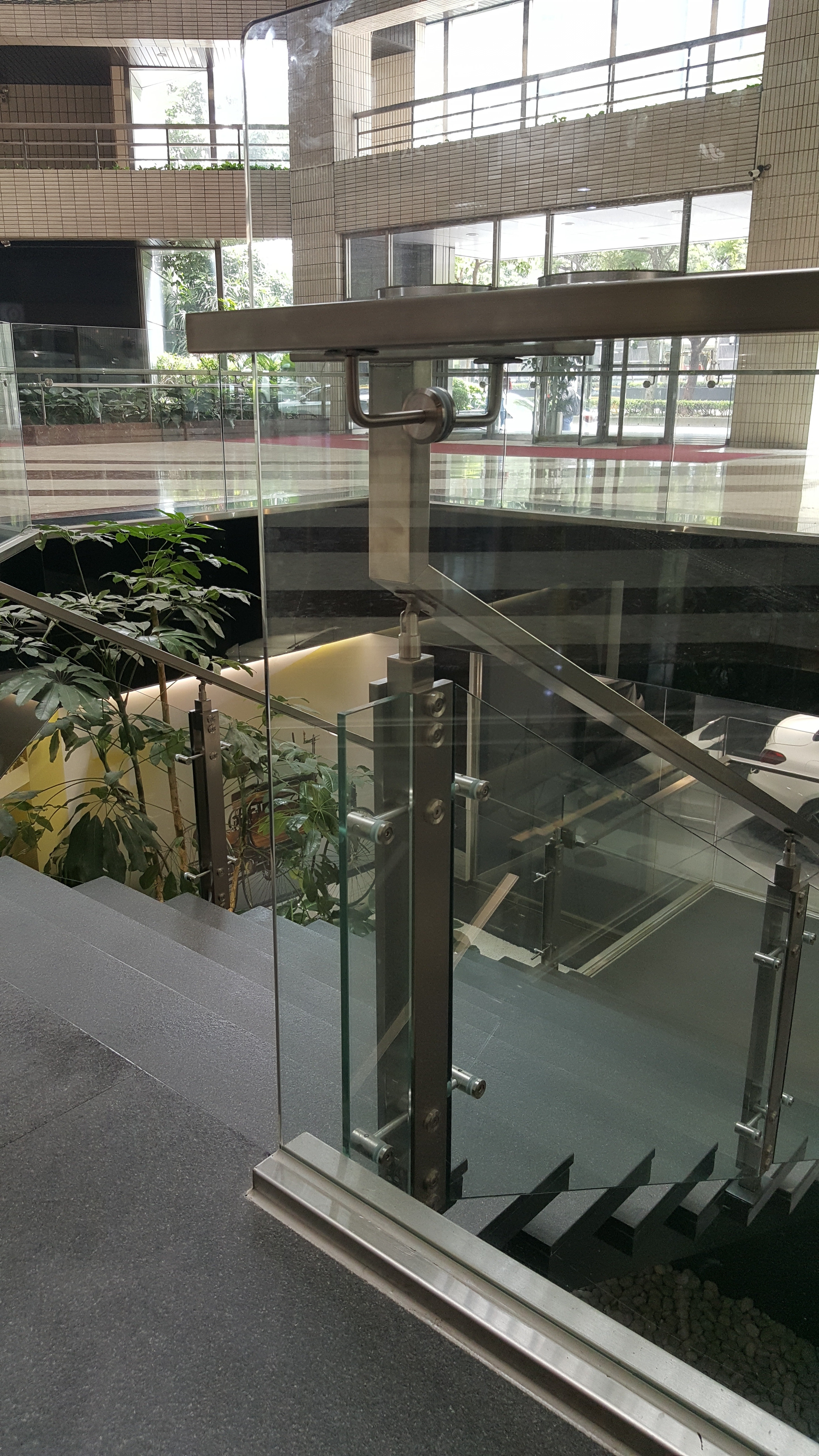 玻璃不鏽鋼扶手欄杆施工