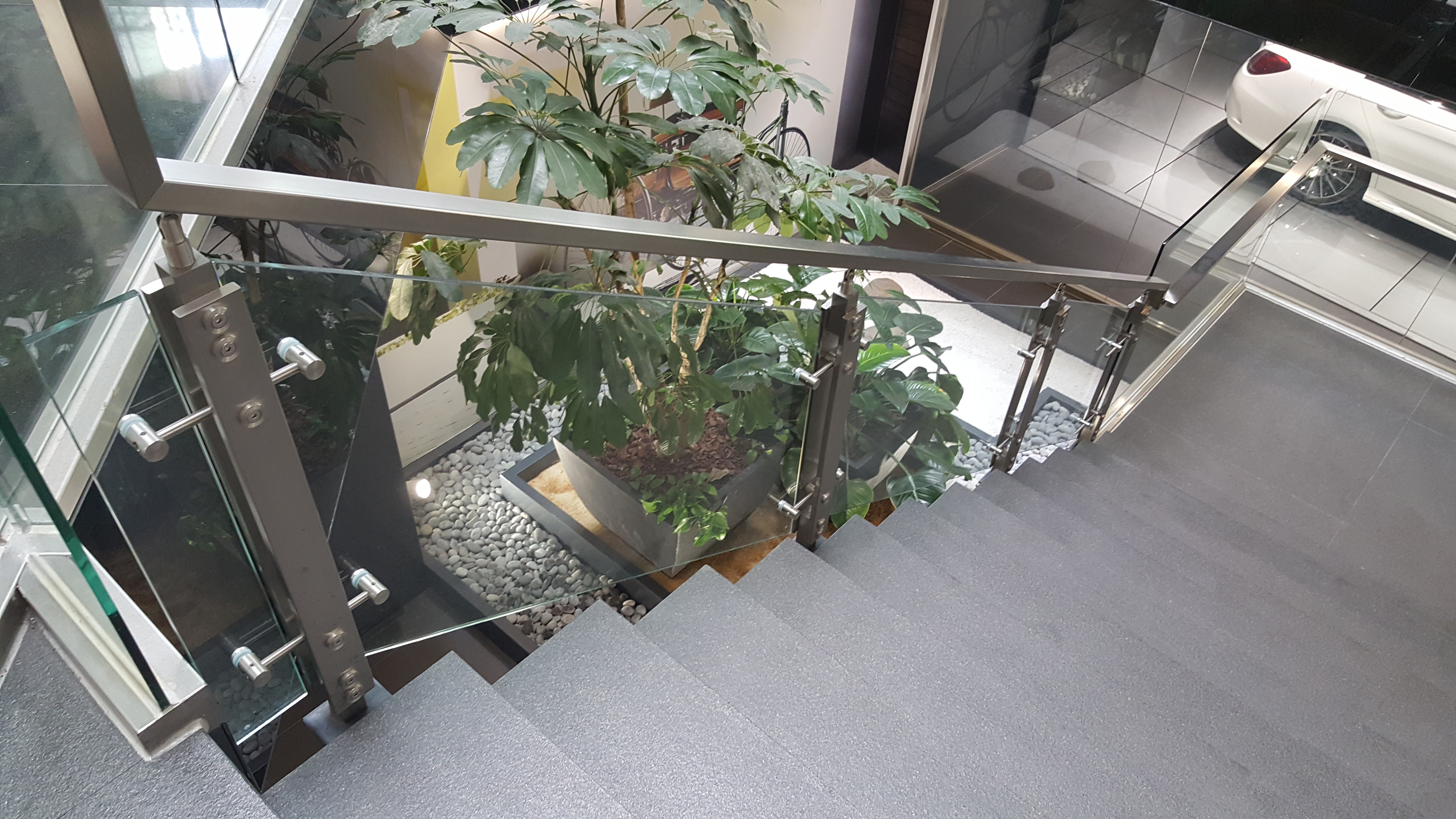 玻璃不鏽鋼扶手欄杆施工