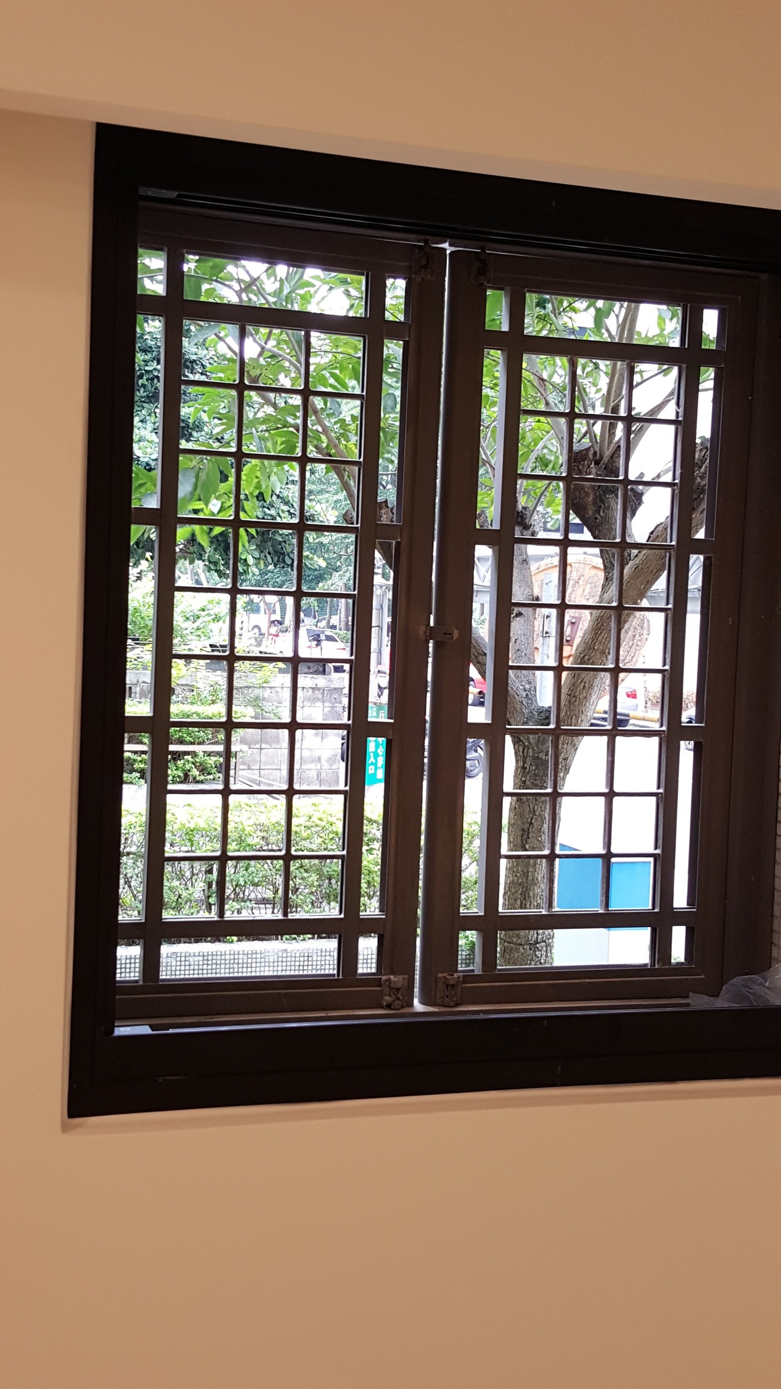 新莊住家格子窗施工