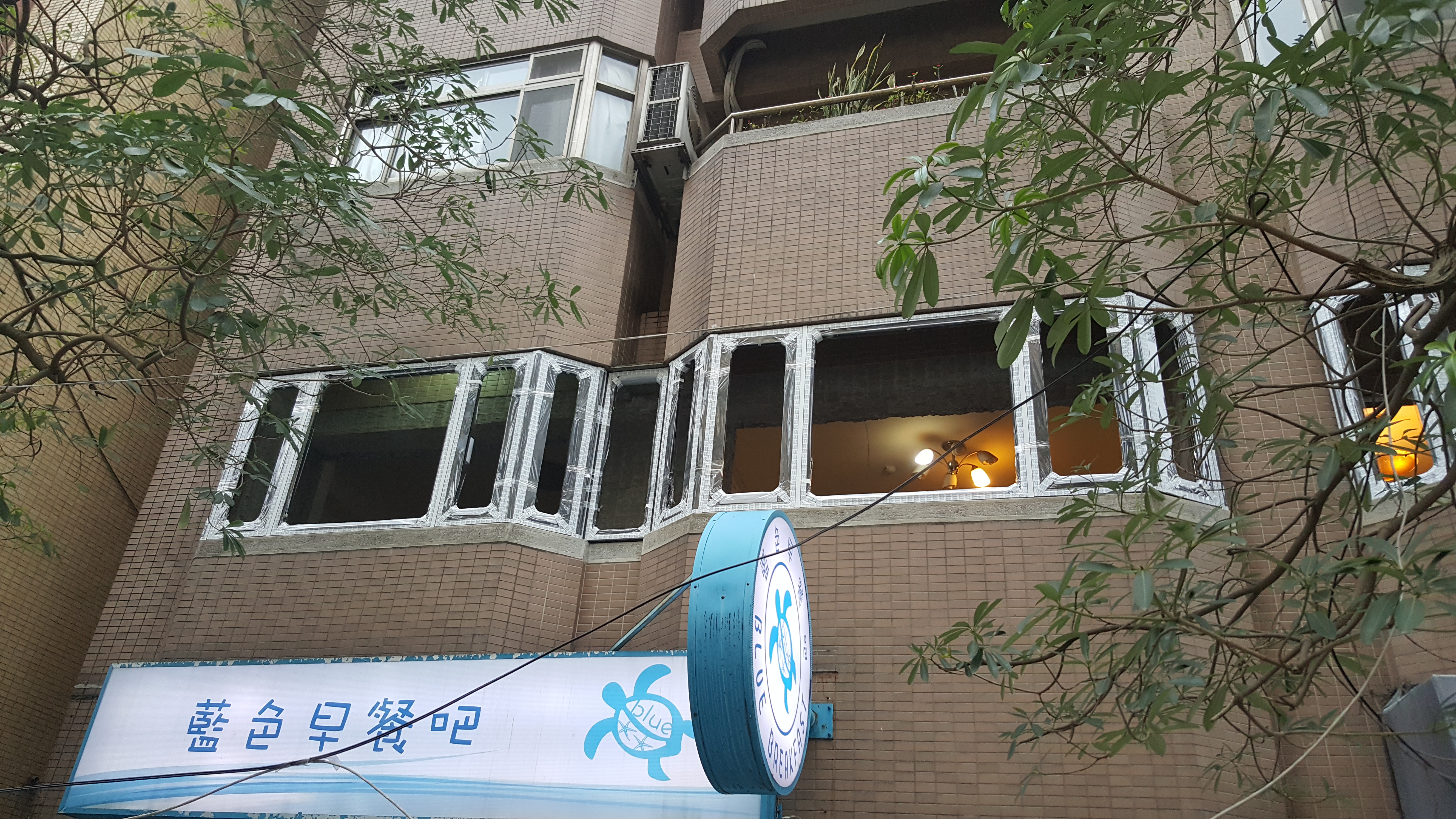 新北市新莊住家景觀窗施工