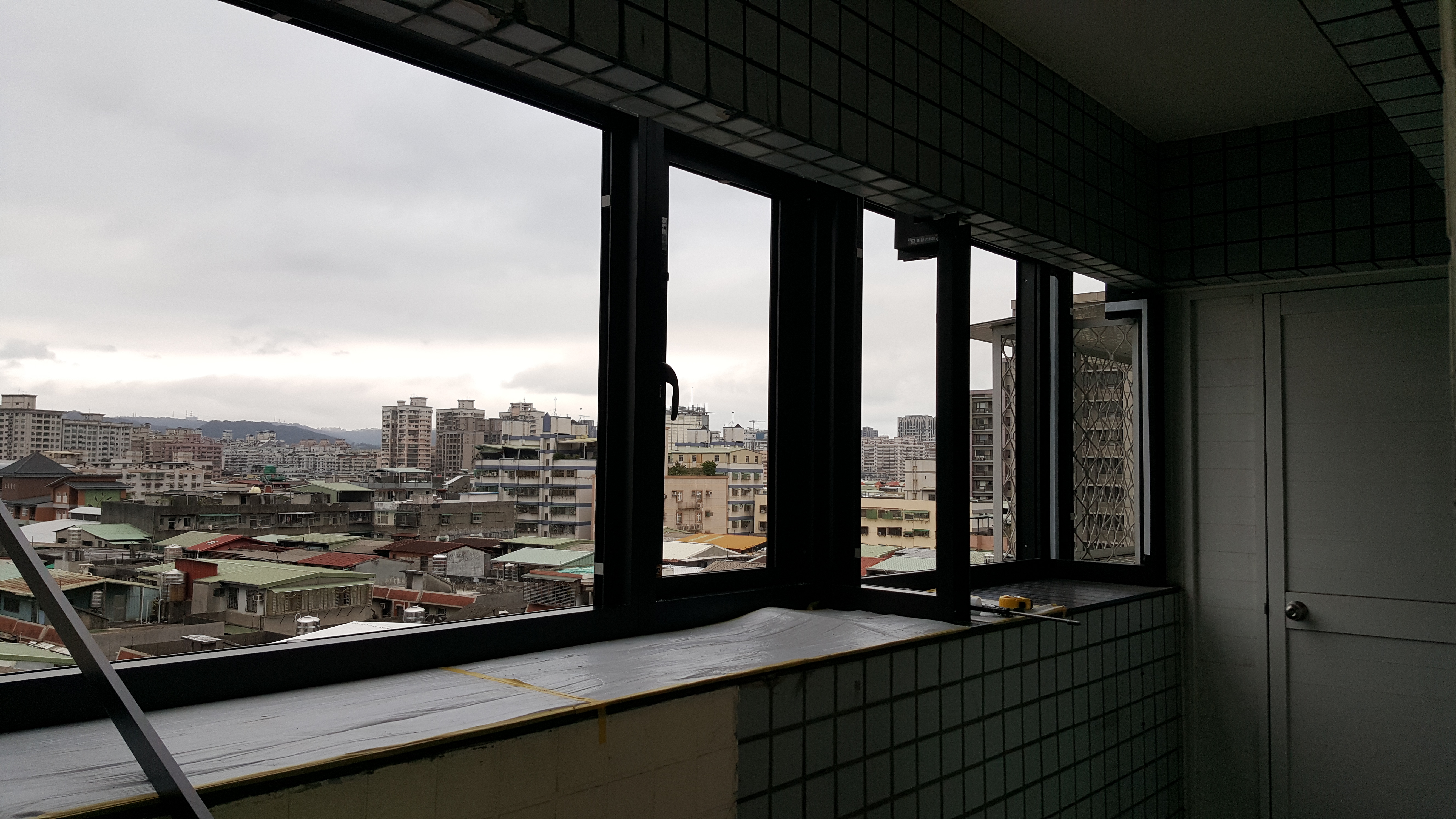 新北市新莊陽台鋁窗施工