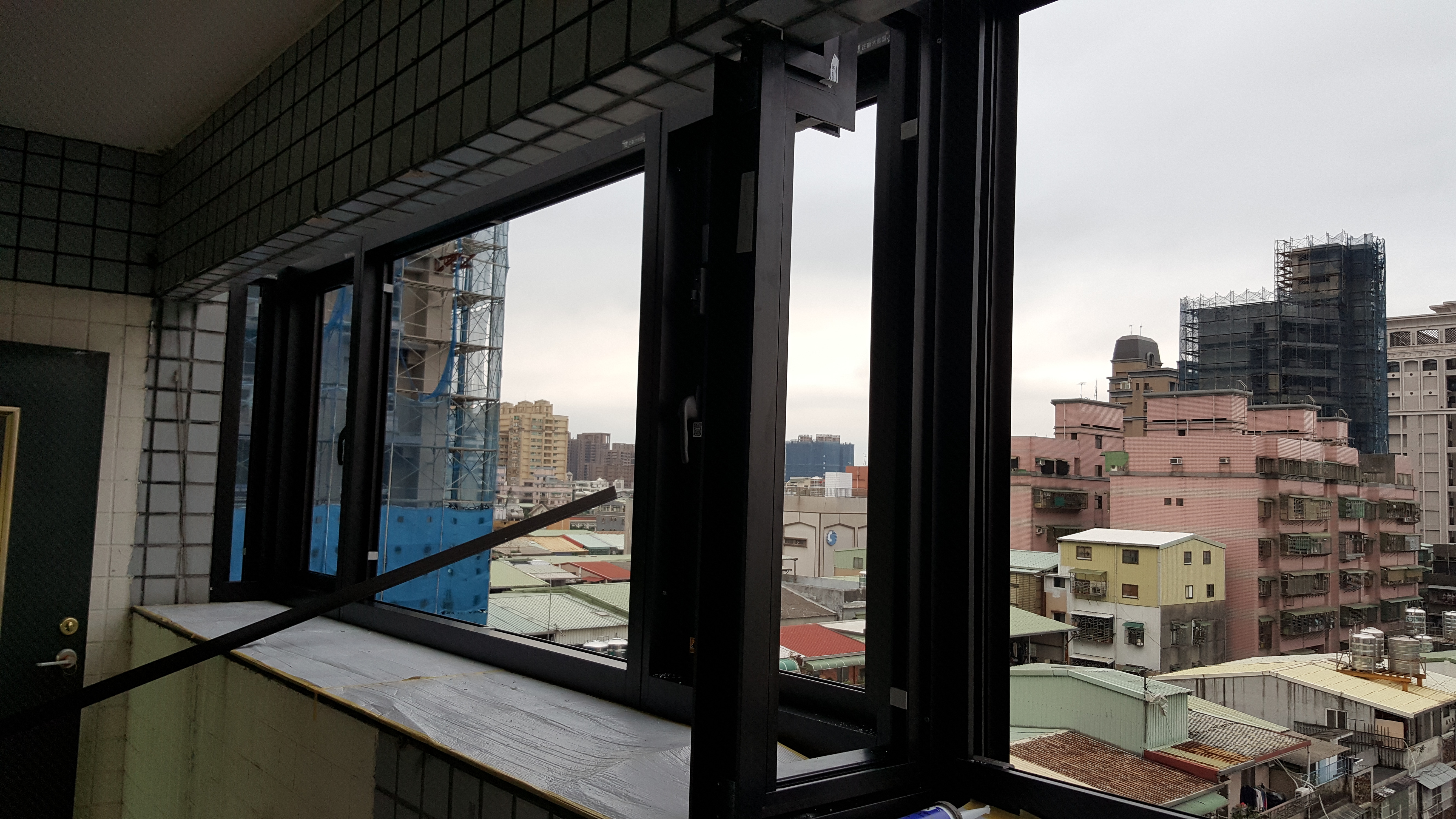 新北市新莊陽台鋁窗施工