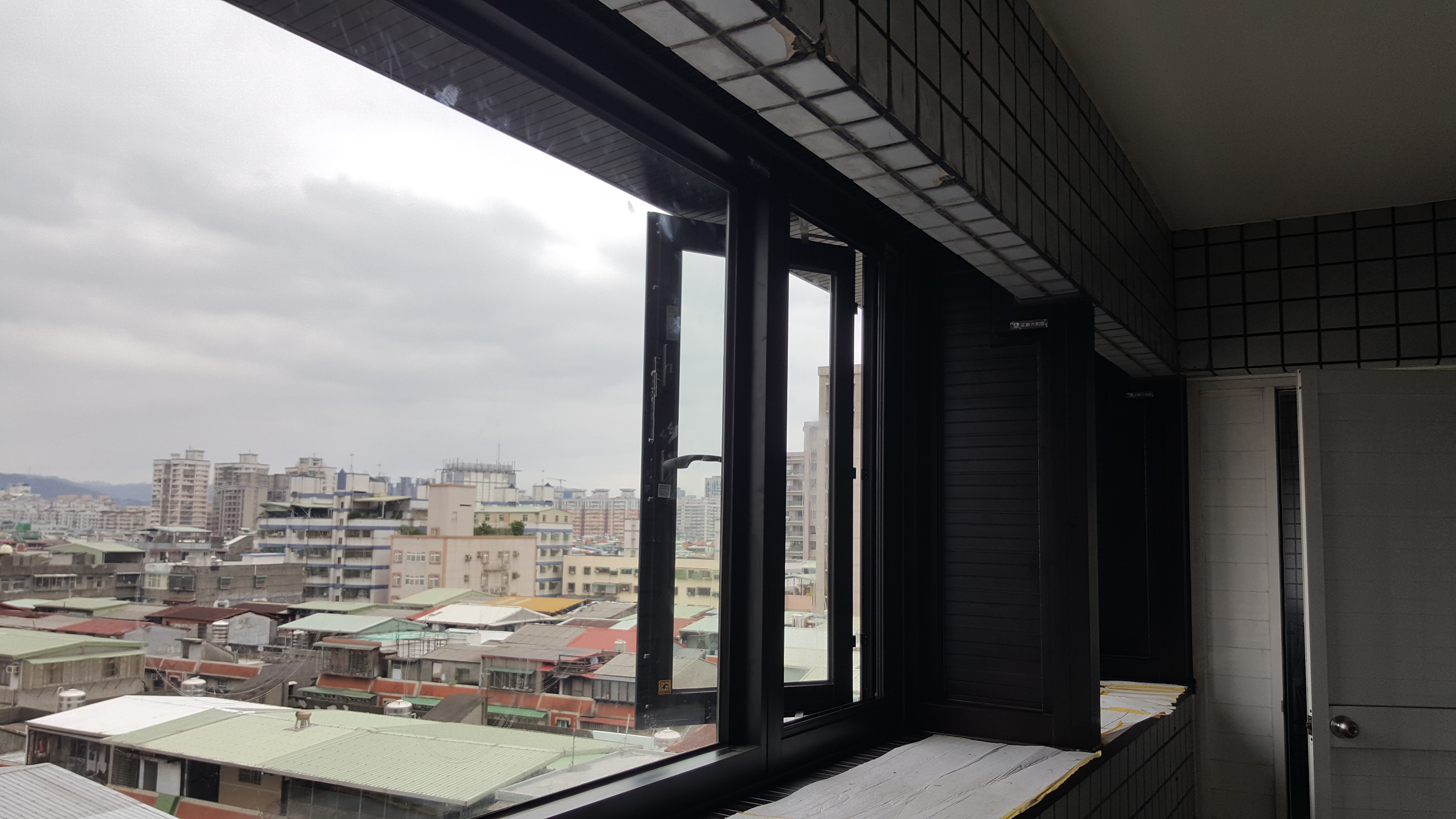 新北市新莊陽台鋁窗施工
