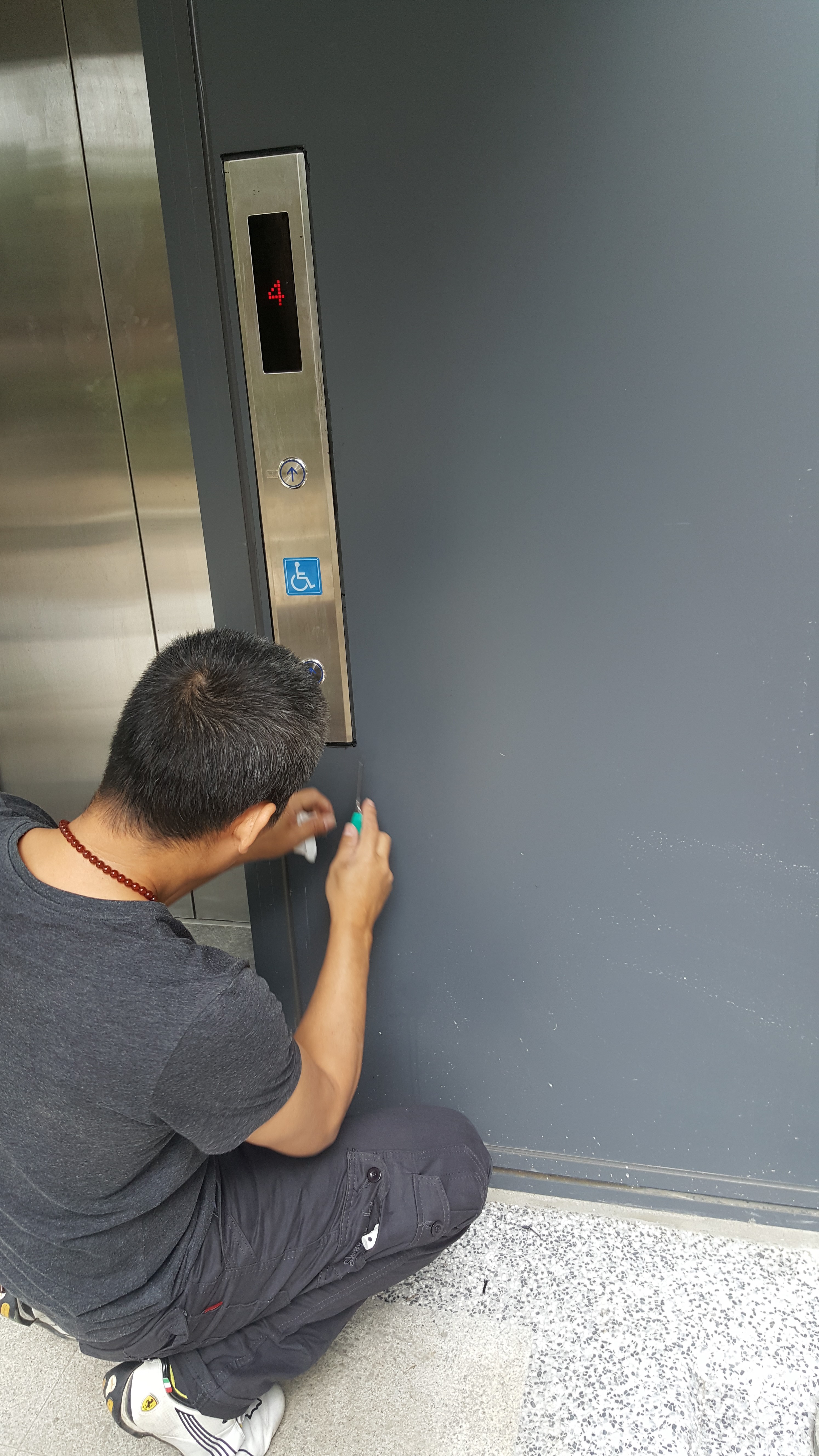 台北市電梯金屬面板施工