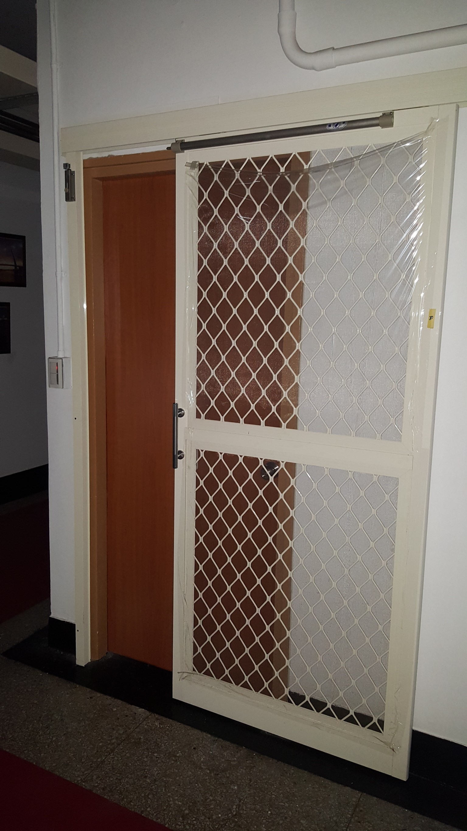 新北市新莊橫推鋁門施工