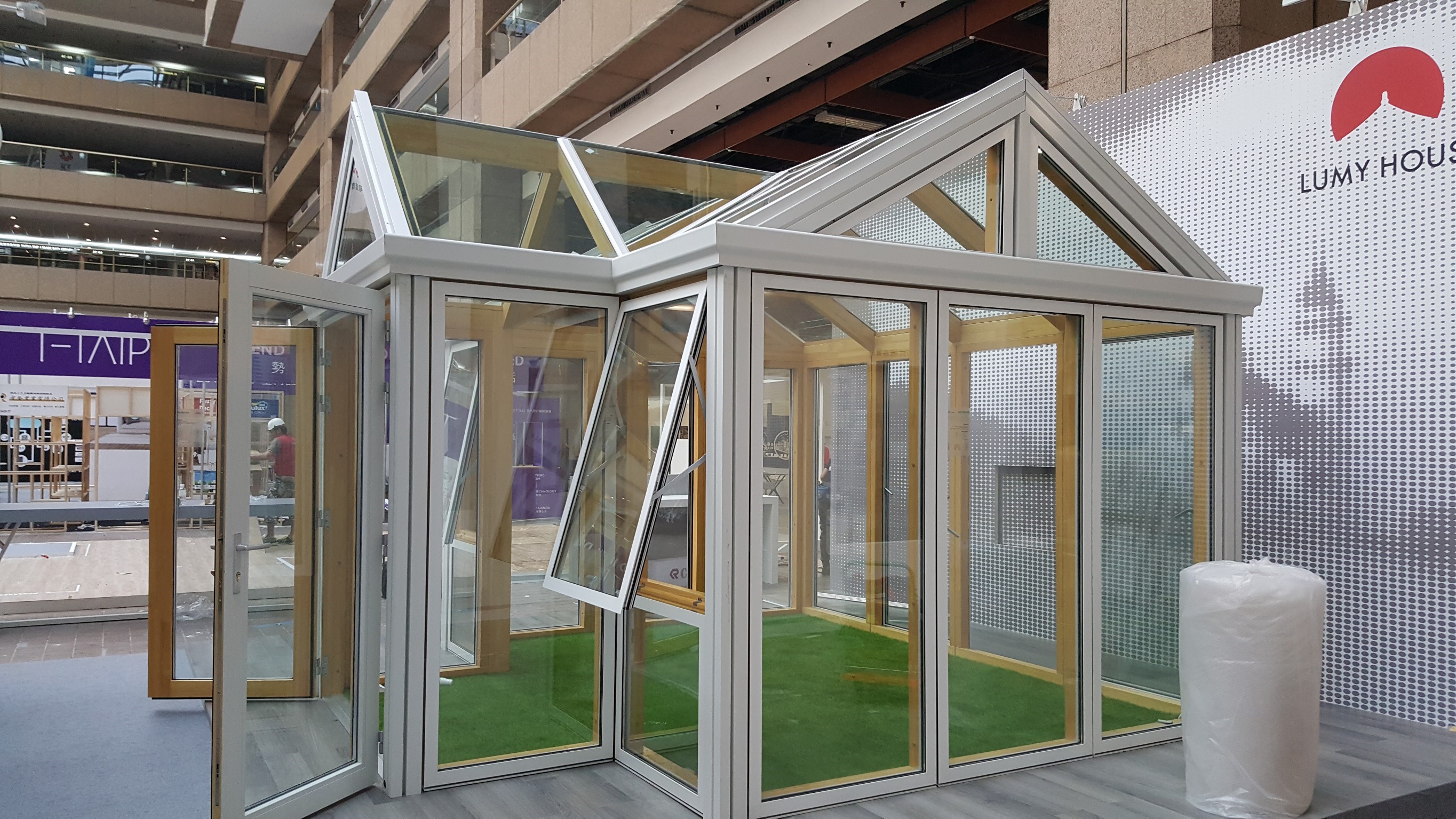 台北展場門窗玻璃工程