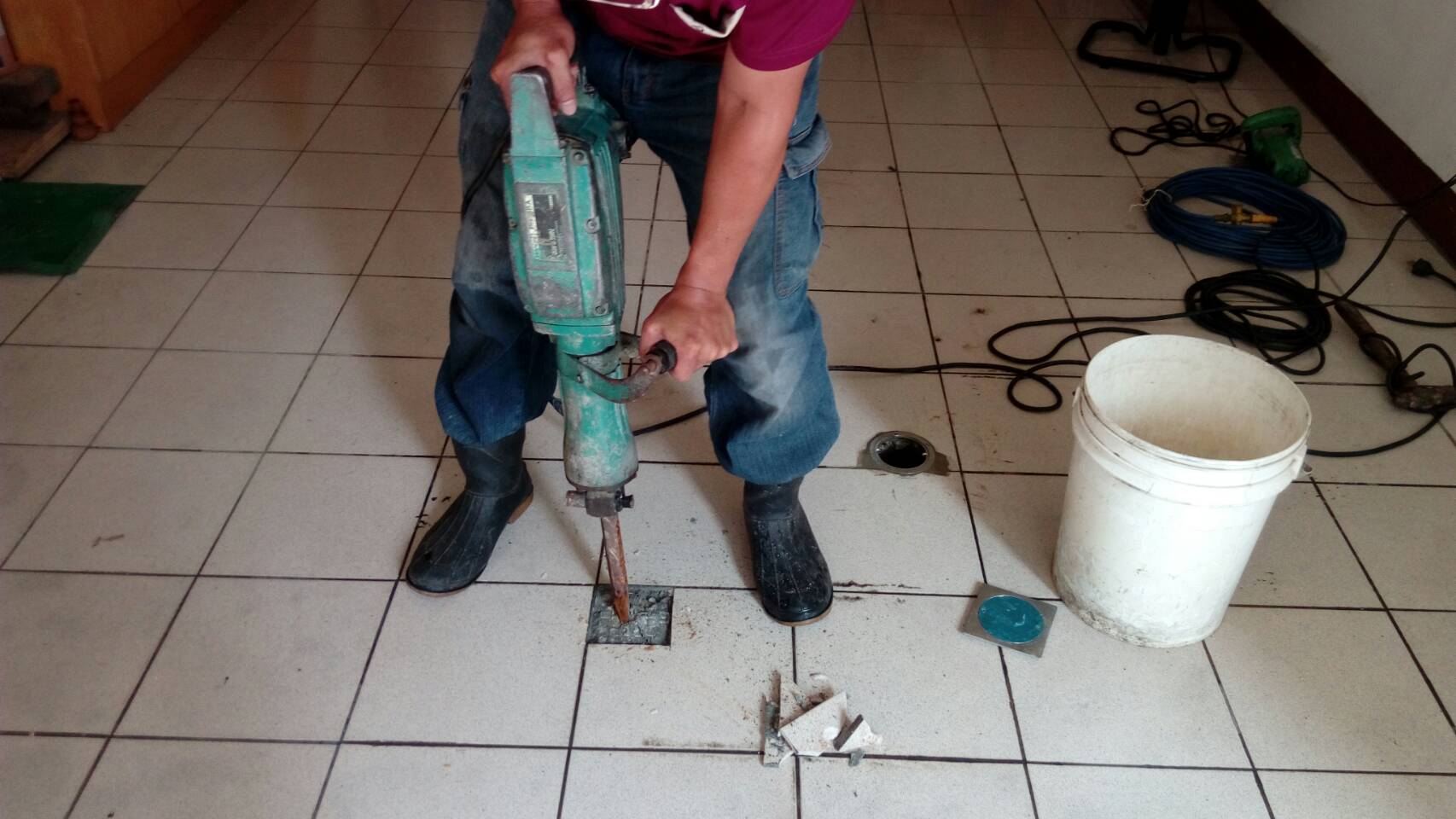 化糞池堵塞加開抽取口施作