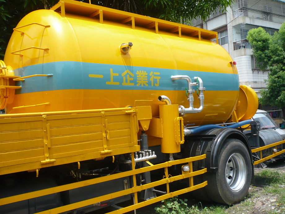 下水道專業疏通車-建鋐環保科技工程行
