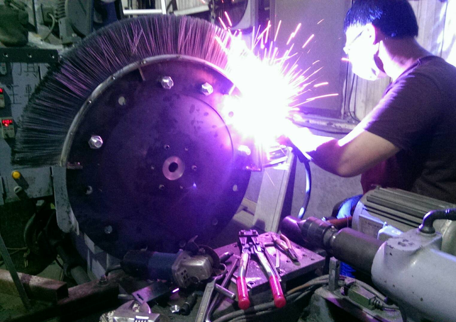 大型研磨絲刷輪