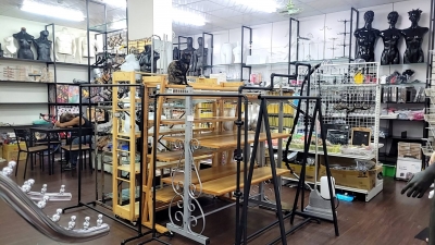 明德(藝都)模特兒衣架用品社-衣架吊架