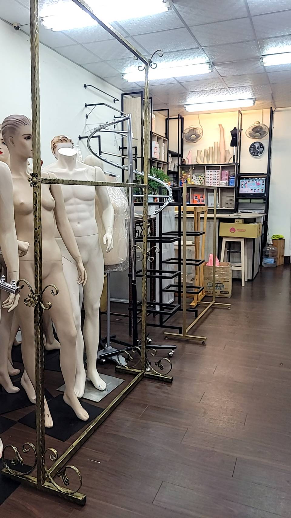 明德模特兒衣架用品社