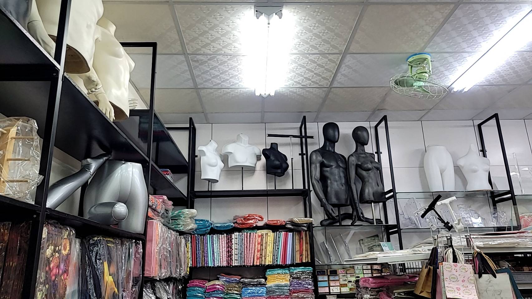 明德模特兒衣架用品社