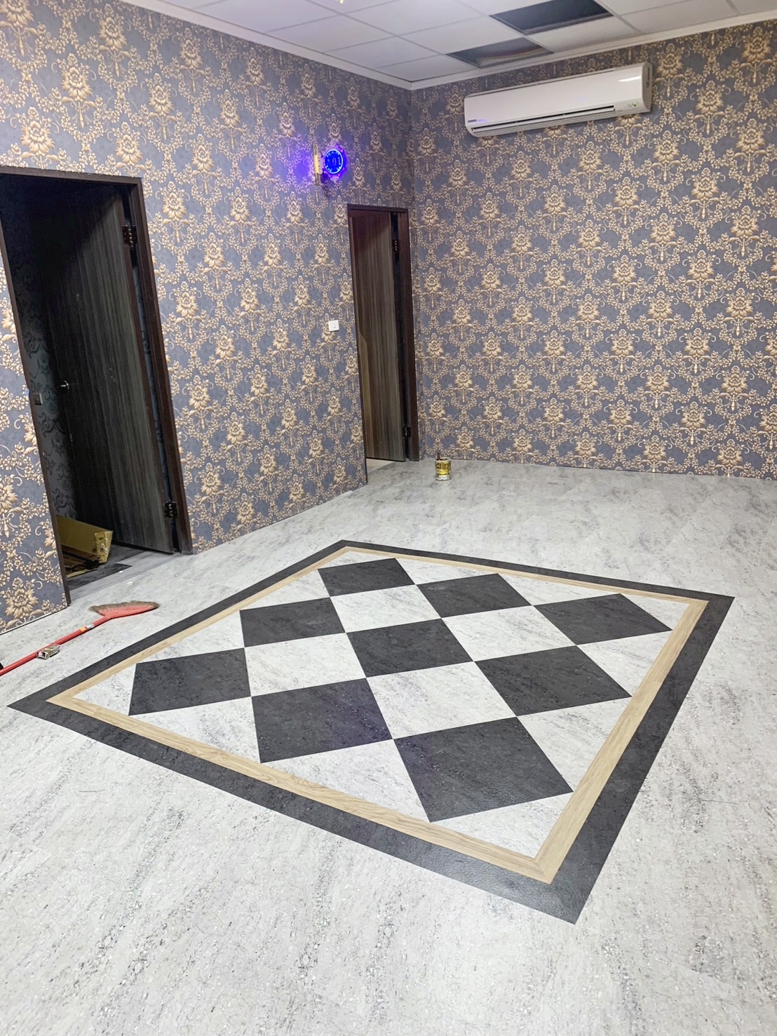 壁紙/塑膠地磚舖設