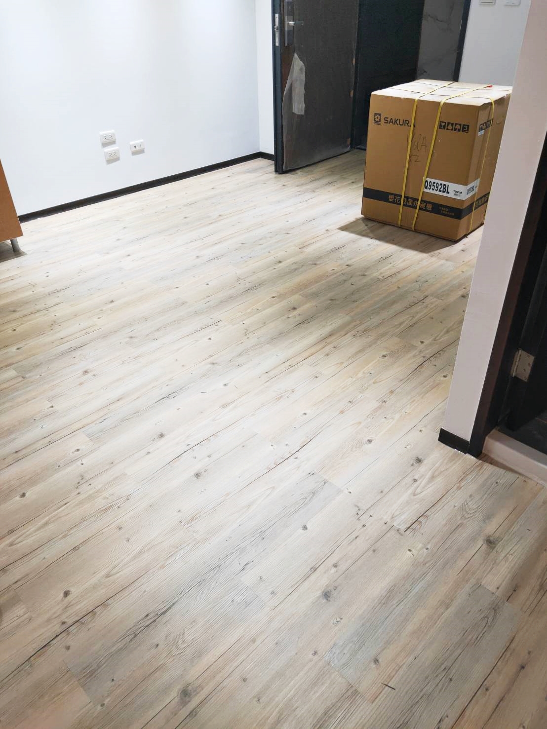 寶南順裝潢-塑膠地板