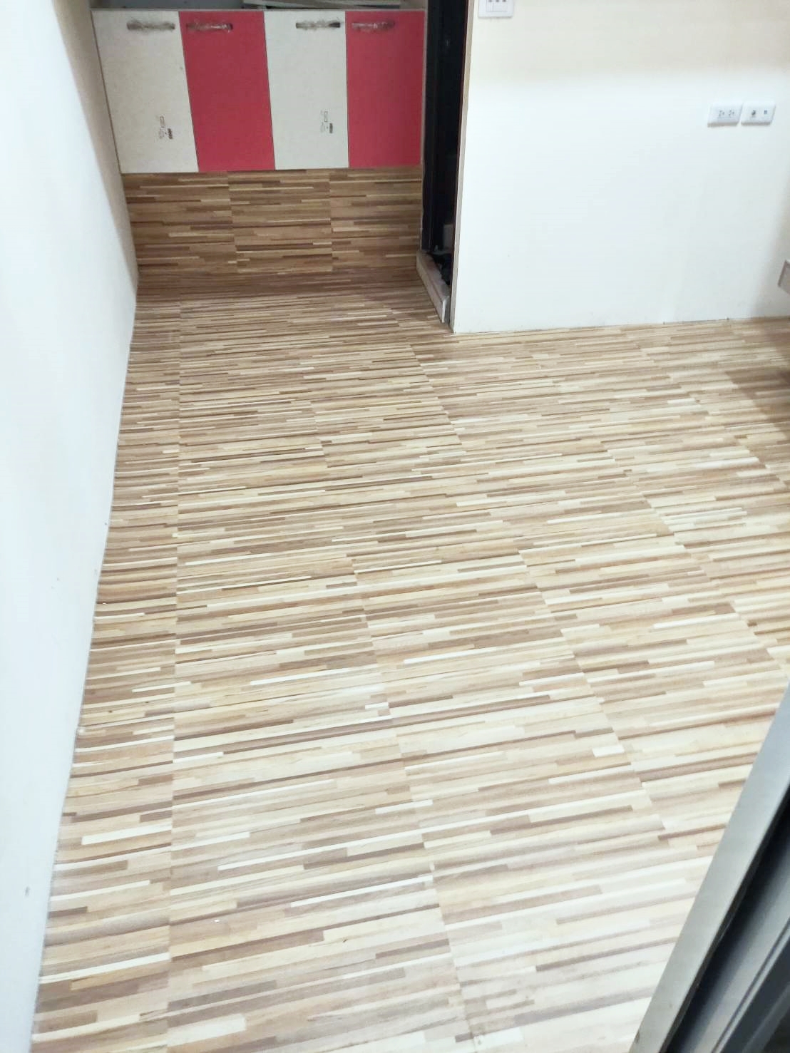 寶南順裝潢-塑膠地板