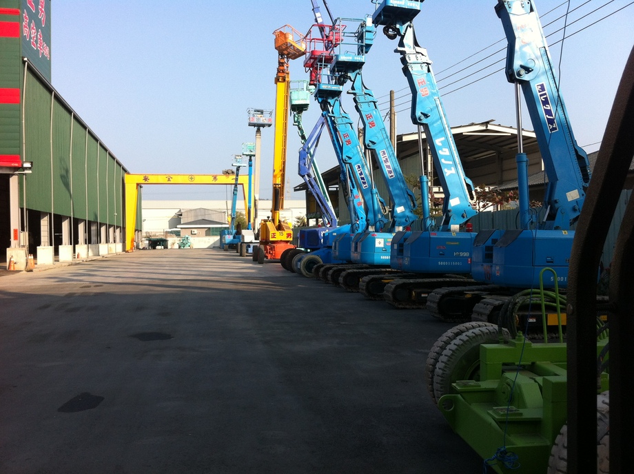 高空作業車出租-自走式履帶式出租4M-41M