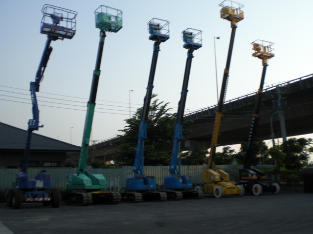 高空作業車出租-自走式履帶式出租4M-41M