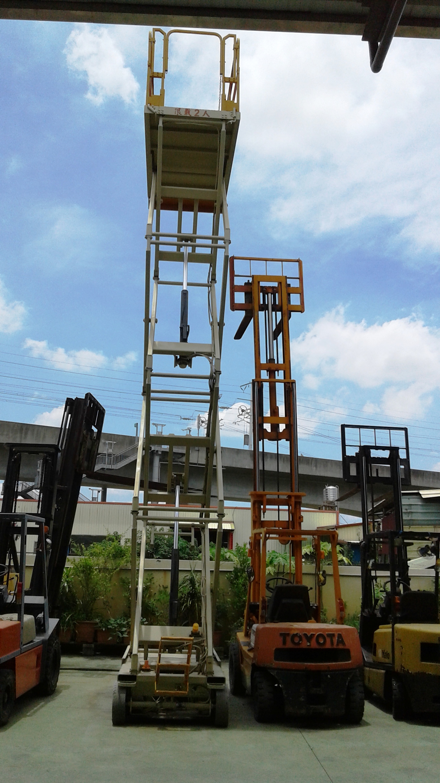 彰化堆高機-高空作業台車