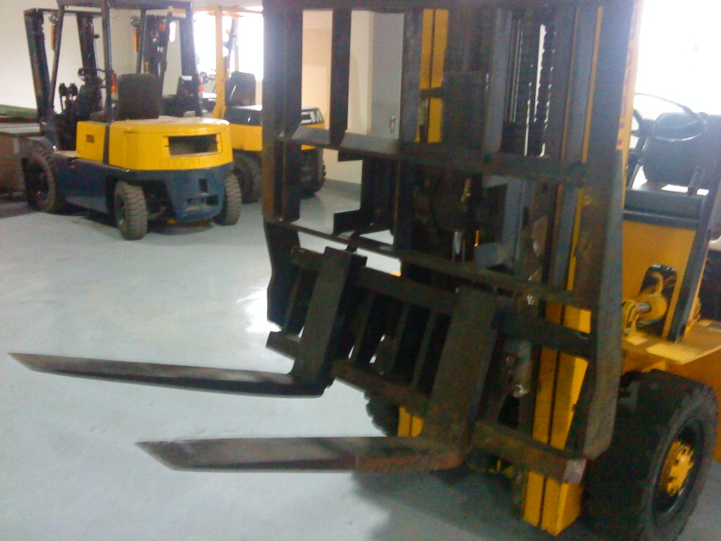 彰化中古堆高機-27.小松10型FD3.0頓-03