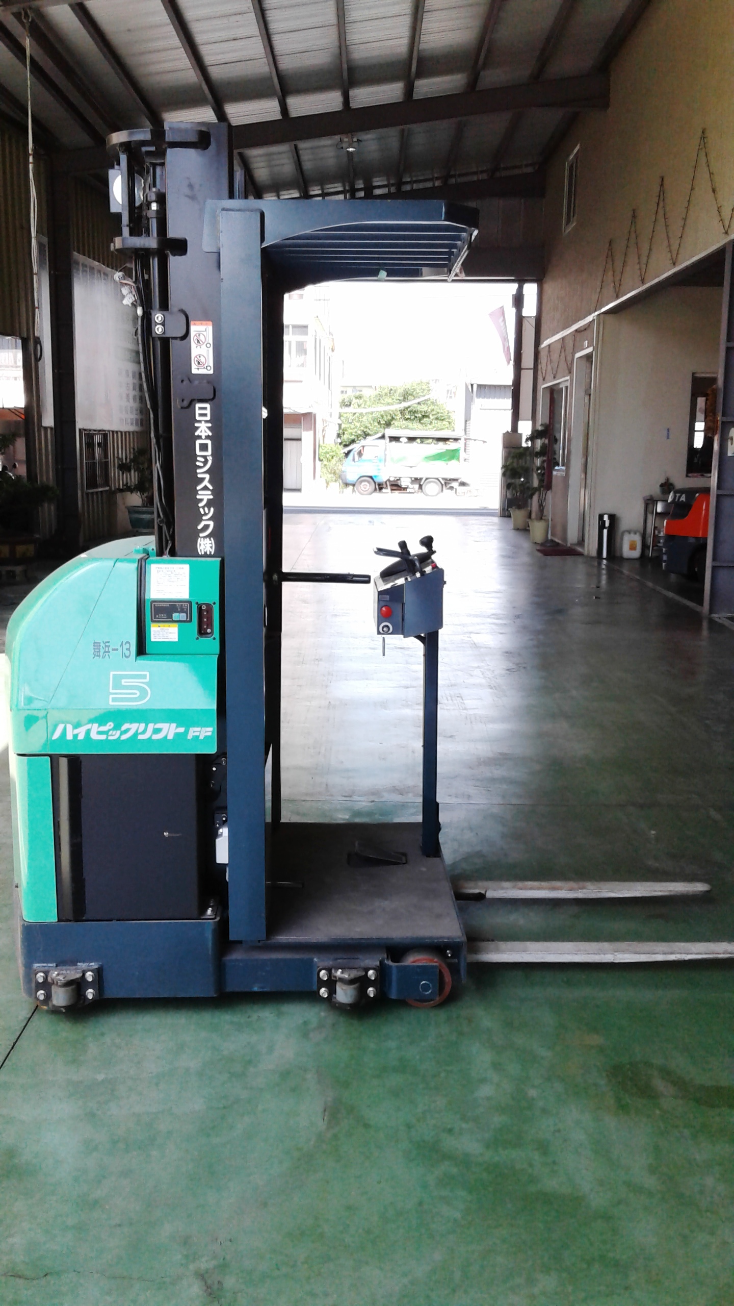 彰化堆高機-高空取料機