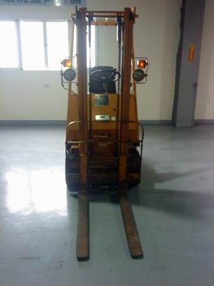 彰化中古堆高機-29.小松FG0.9頓-02