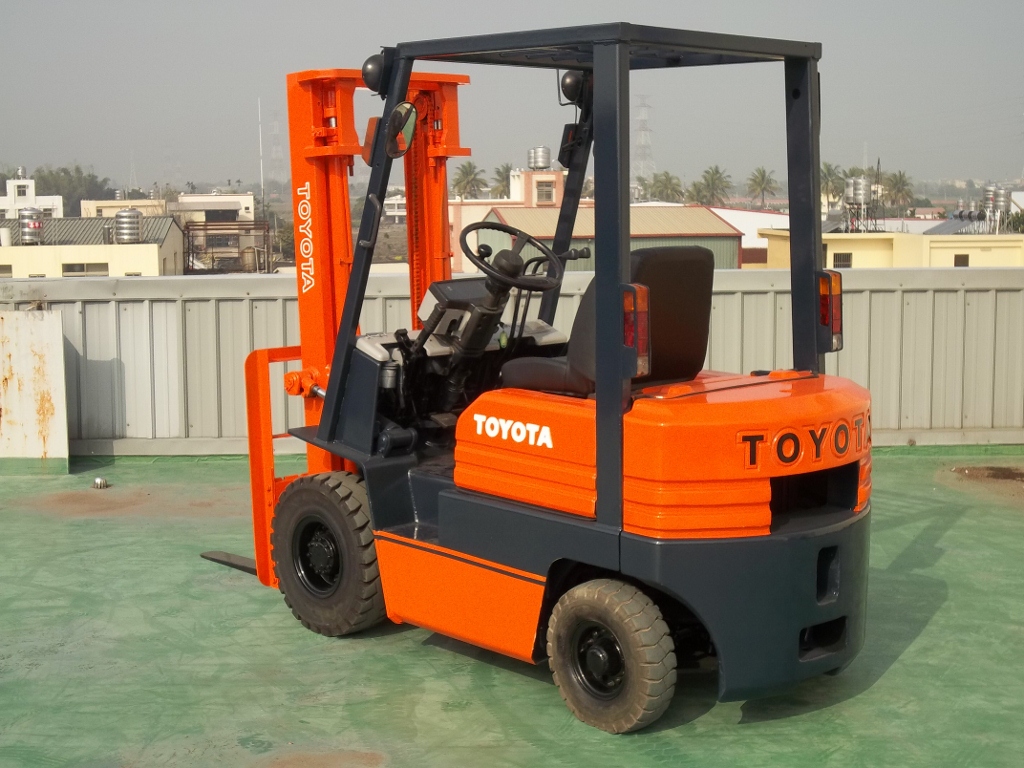 彰化中古堆高機-17.豐田5FD1.5頓