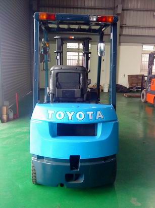 彰化中古堆高機-26.豐田7FD1.5頓-03