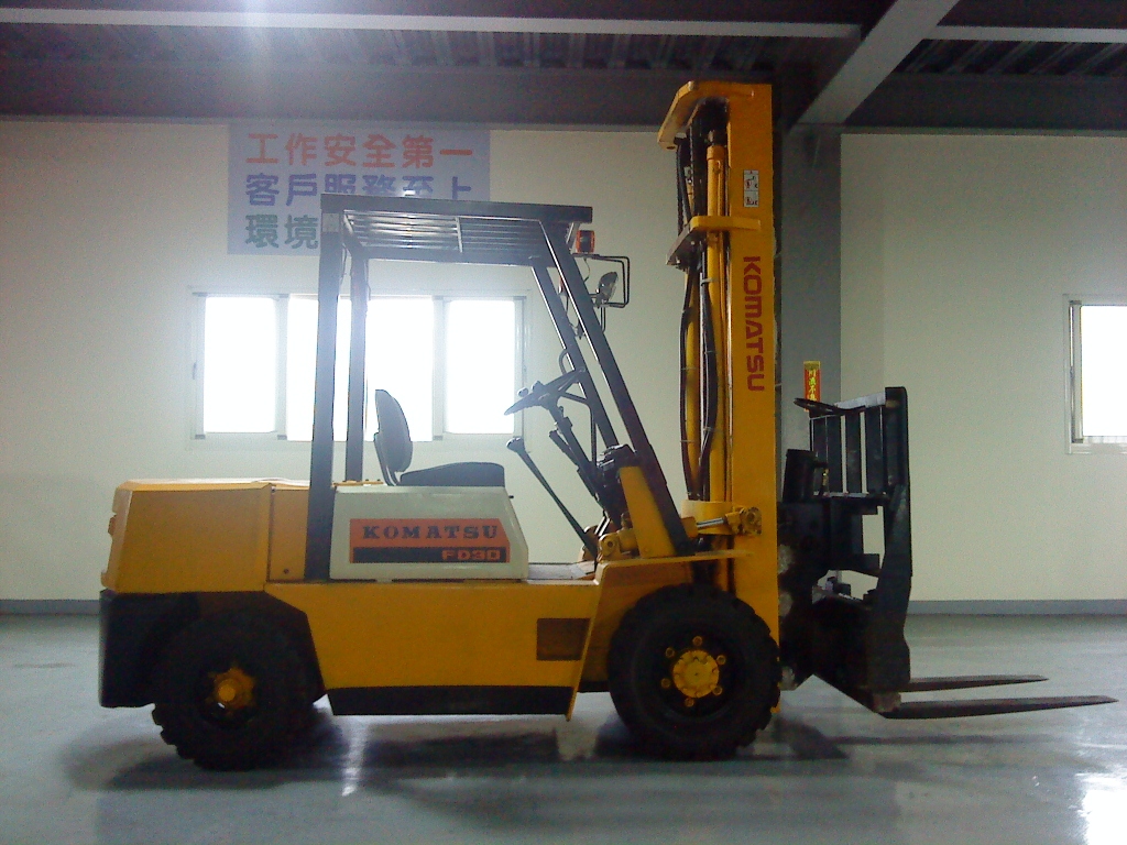 彰化中古堆高機-27.小松10型FD3.0頓-05