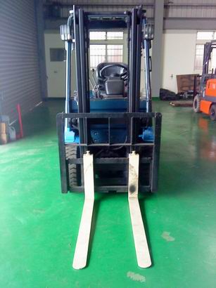 彰化中古堆高機-26.豐田7FD1.5頓-02