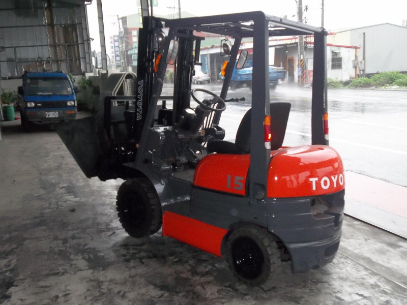 彰化中古堆高機-11.豐田6FD1.5頓