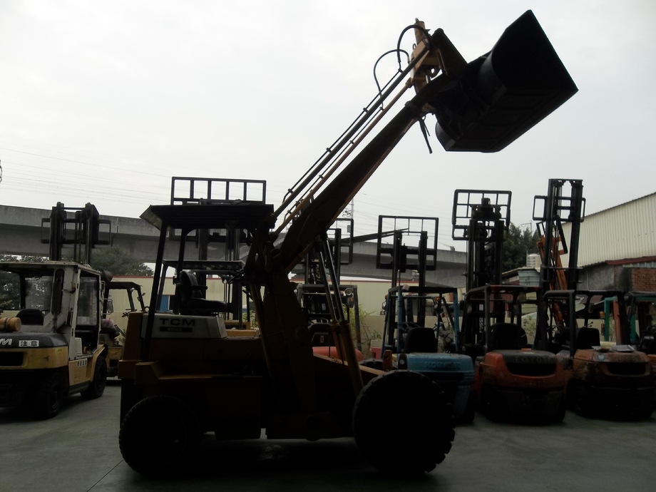 彰化中古堆高機-鏟斗機