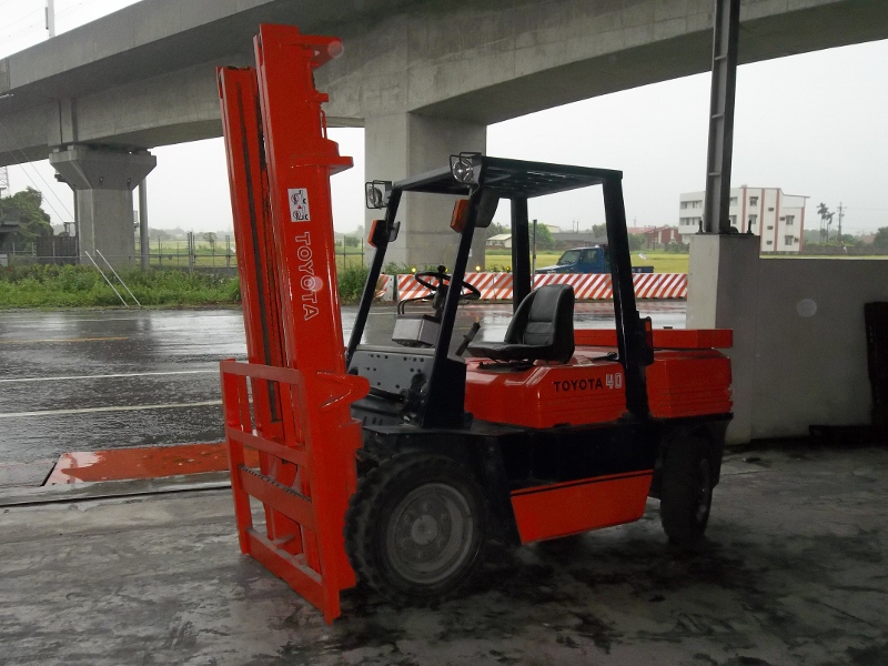 彰化中古堆高機-12.豐田5FD4.0頓