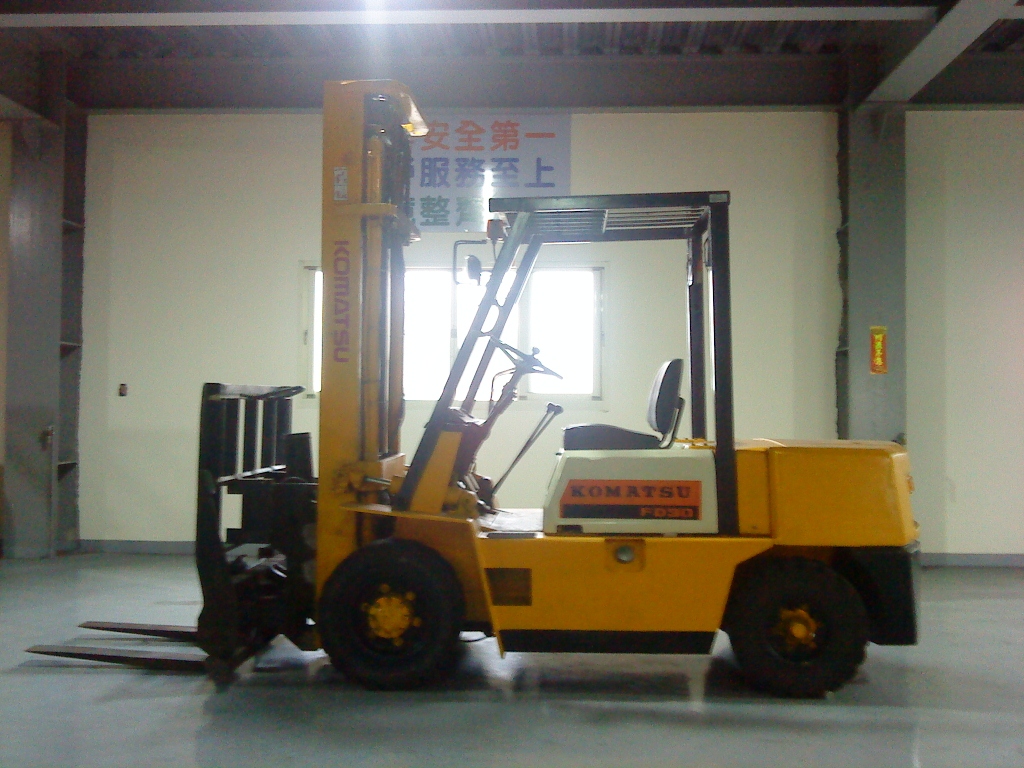 彰化中古堆高機-27.小松10型FD3.0頓-04