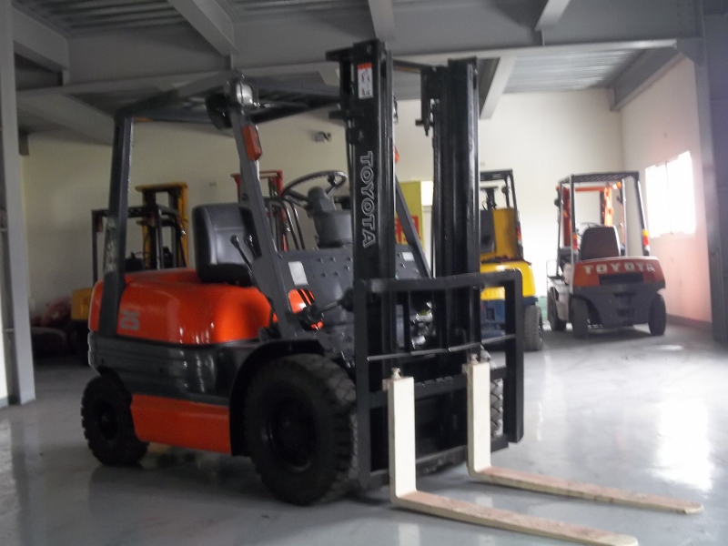 彰化堆高機-豐田6FD2.5頓