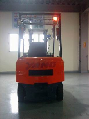 彰化中古堆高機-19.楊鐵FD1.5t-03