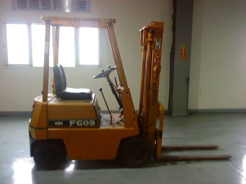 彰化中古堆高機-29.小松FG0.9頓-04