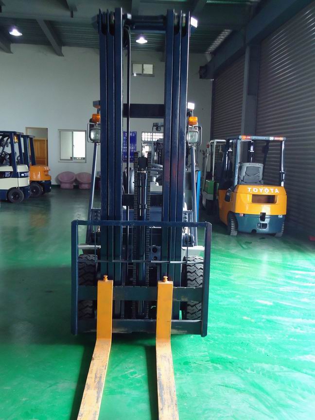 彰化中古堆高機-23.小松11型FD2.5t-03