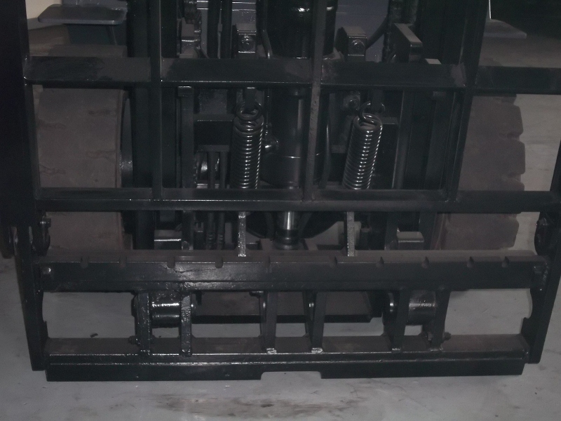 彰化堆高機-豐田6FD2.5頓-04