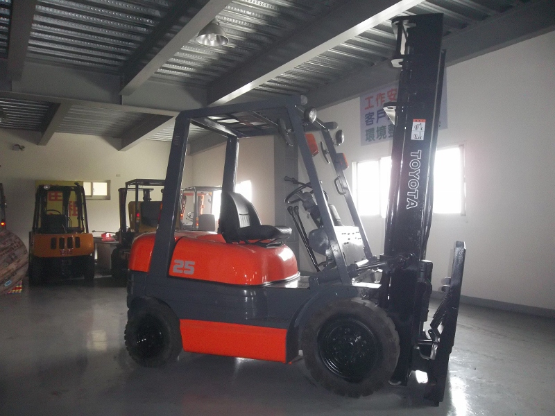 彰化堆高機-豐田6FD2.5頓-02