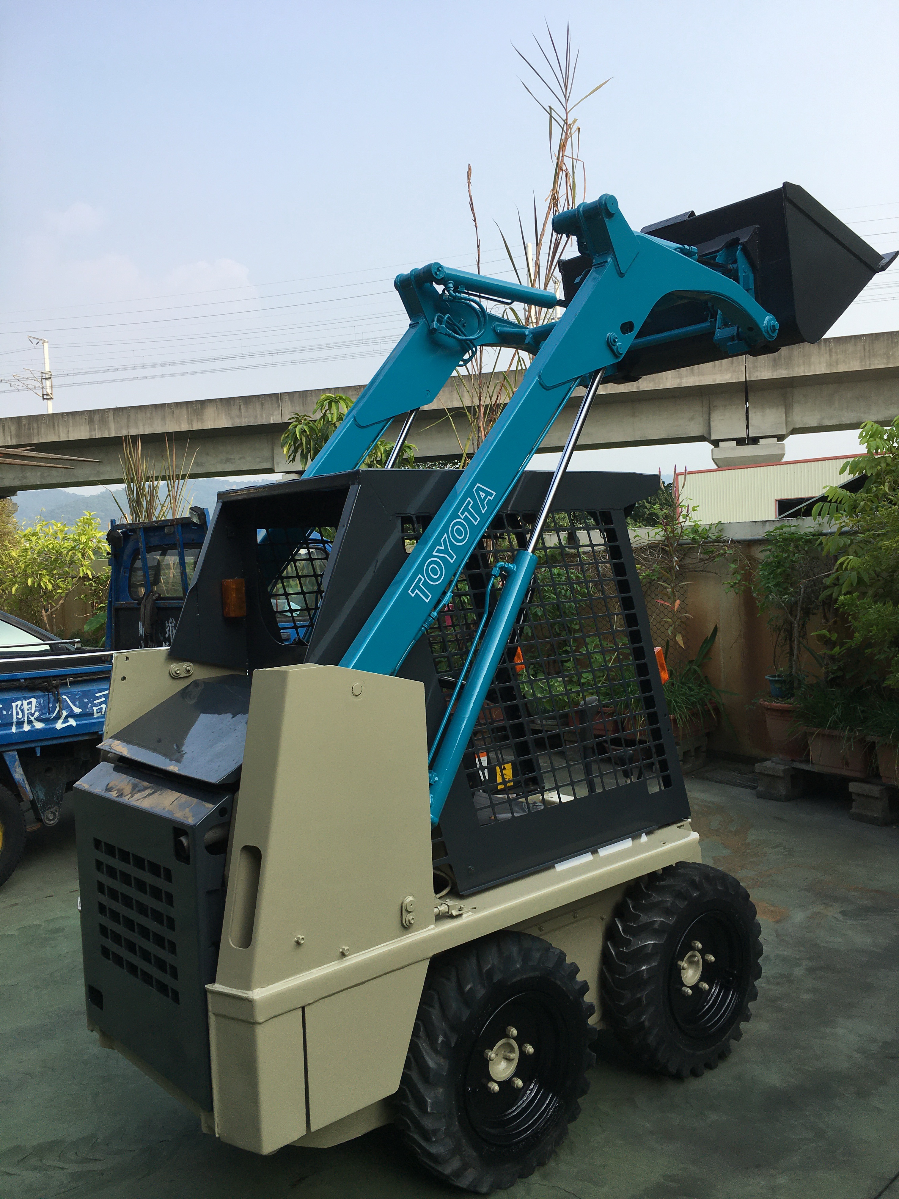 TOYOTA藍白小山貓-2