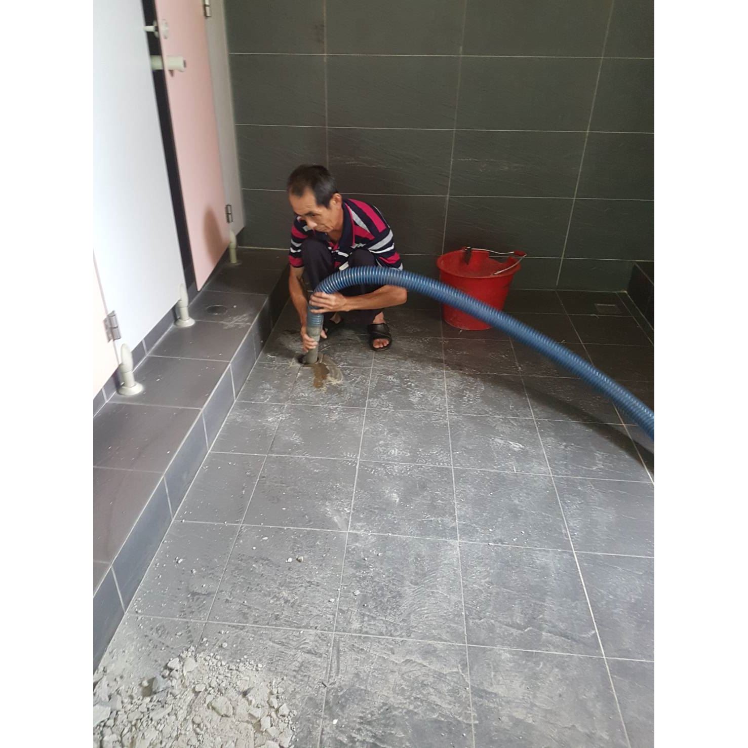 霧峰某間公司改建廁所