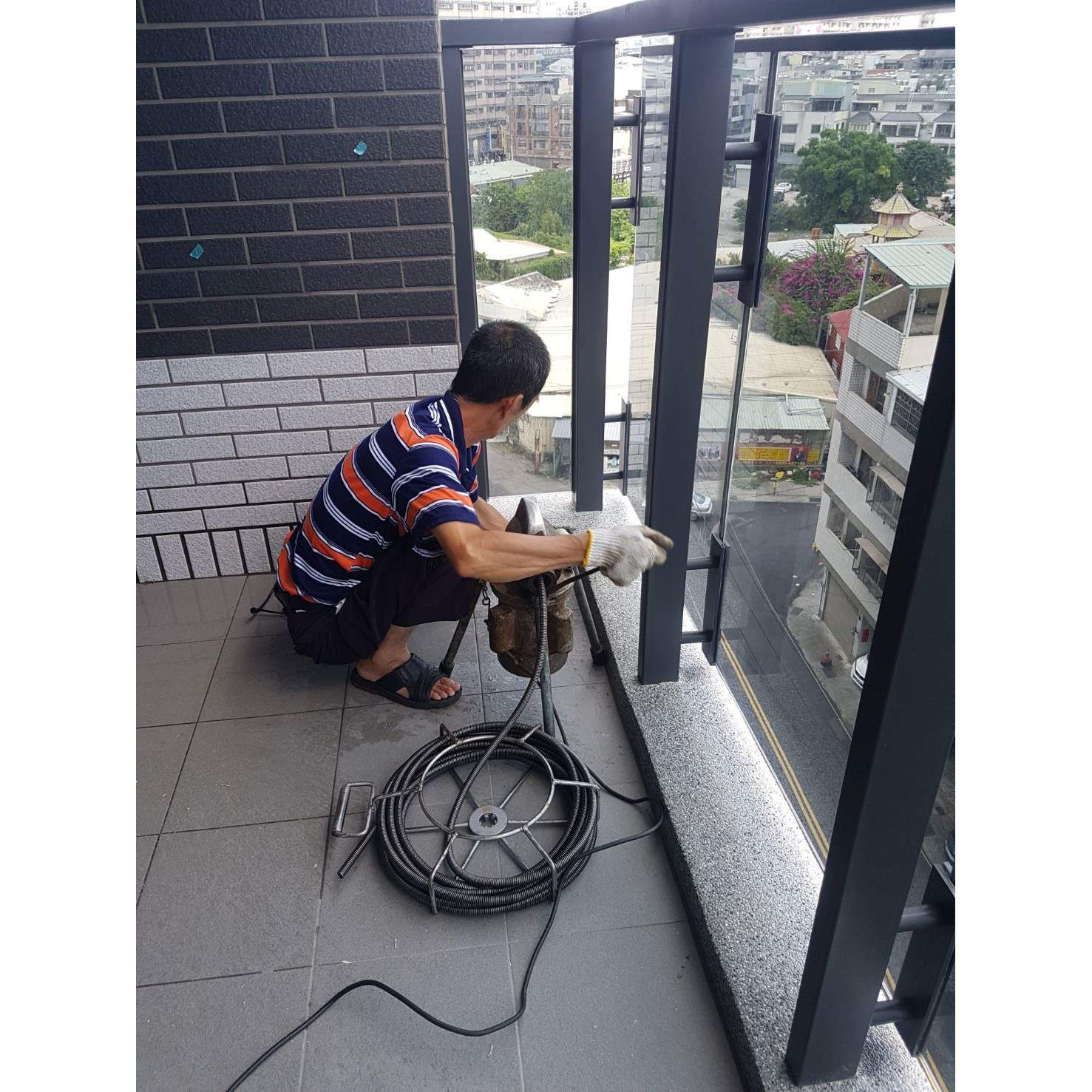 太平樹孝路公寓陽台的水管堵塞