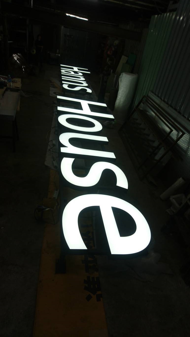 階梯施工案例-不銹鋼立體字,立體燈箱字招牌,飯店旅店招牌,台北旅館招牌,新北市旅館招牌(台北市廣告招牌)&nbsp;