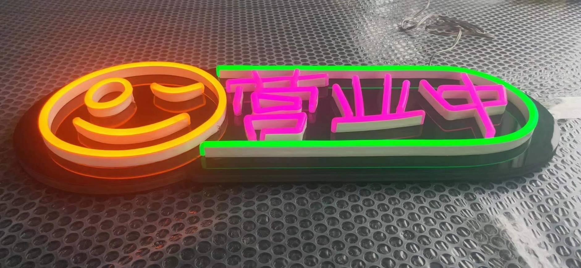 LED霓虹-廣告招牌-階梯廣告招牌8