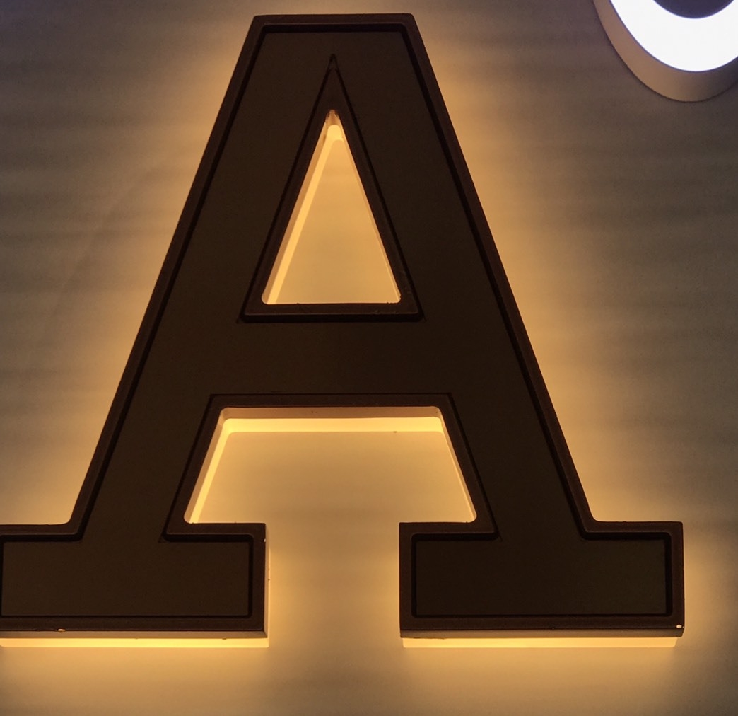 背光立體字招牌(台北市廣告招牌階梯廣告招牌)