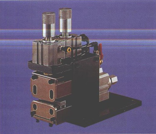 直立雙刀式剝皮機（CAW-4F）